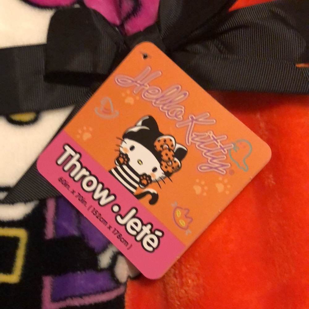 Halloween Hello Kitty throw - Picture 2 of 4